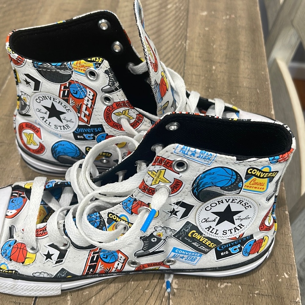 Kids US size 3 All Stars converse wore once